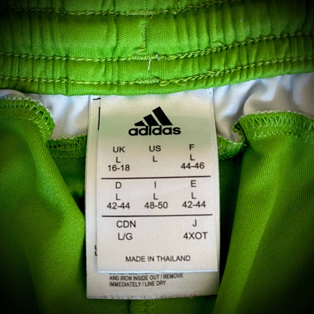 Adidas Black floral Graphic Tee and Green athletic Shorts Set L - Picture 6 of 9